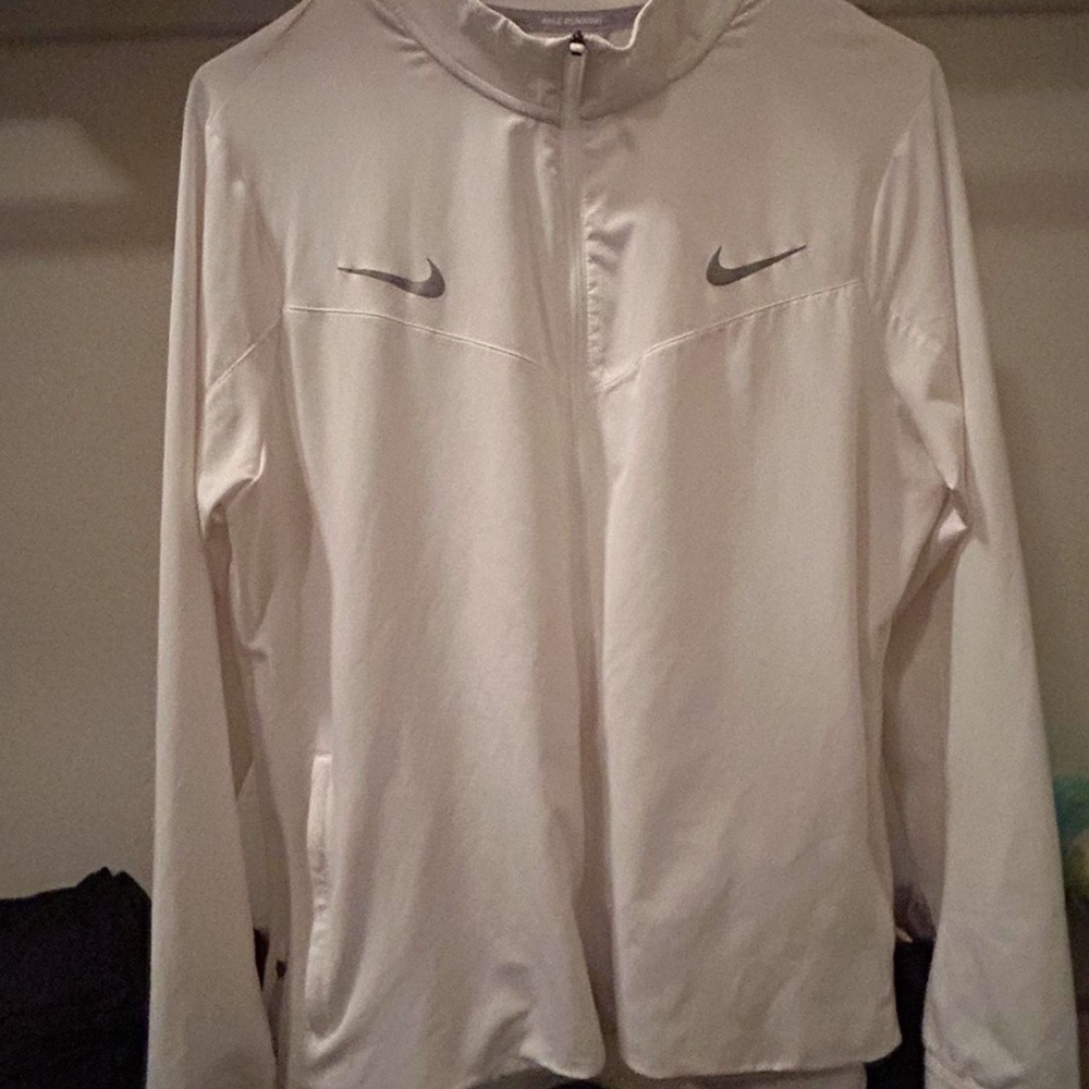 Nike women’s lightweight windbreaker jacket like new